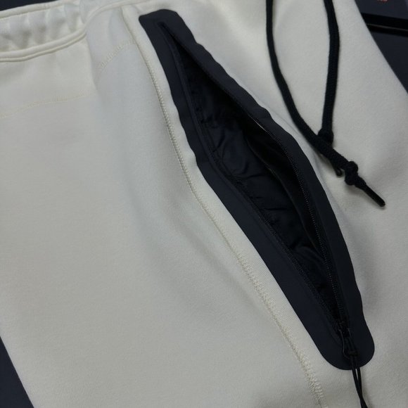 Nike NSW Tech Fleece ‘Coconut Milk/Black’ Joggers Men’s Sizes FB8002-113 - Picture 6 of 7